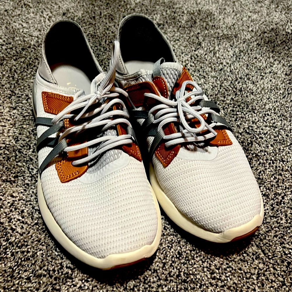 Olukai Mio Li Size 9
